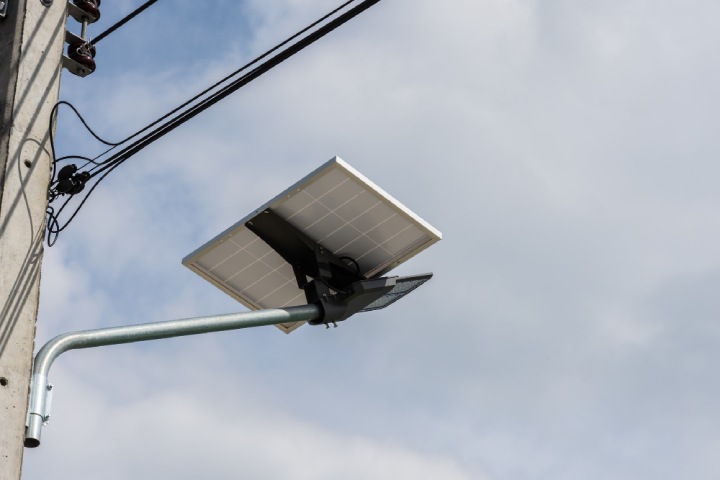 How Do Solar Street Lights Work?